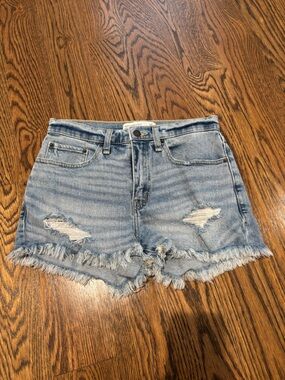 abercrombie mid rise boyfriend short